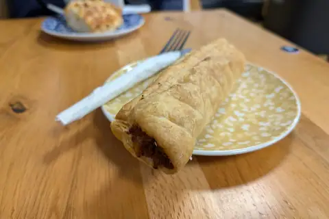 Eagle eats bakery photo 3